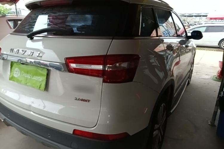 Used Haval H6 Coupe 2017 Red Label 2.0T Manual Two-Wheel Drive Elite Model Exterior 3