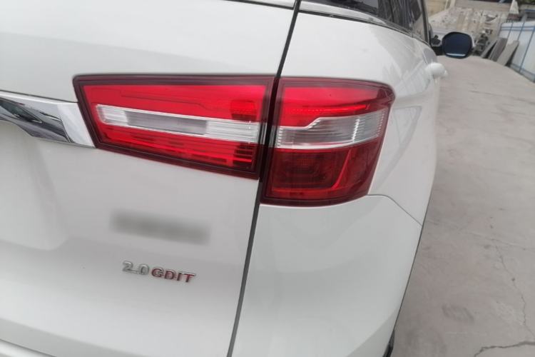 Used Haval H6 Coupe 2017 Red-Label 2.0T Automatic Two-Wheel Drive Elite Model Exterior 3