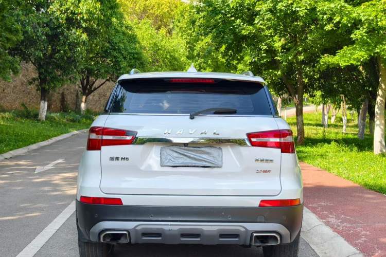 Used Haval H6 Coupe 2017 Red-Label 2.0T Automatic Two-Wheel Drive Urban Model Exterior 4