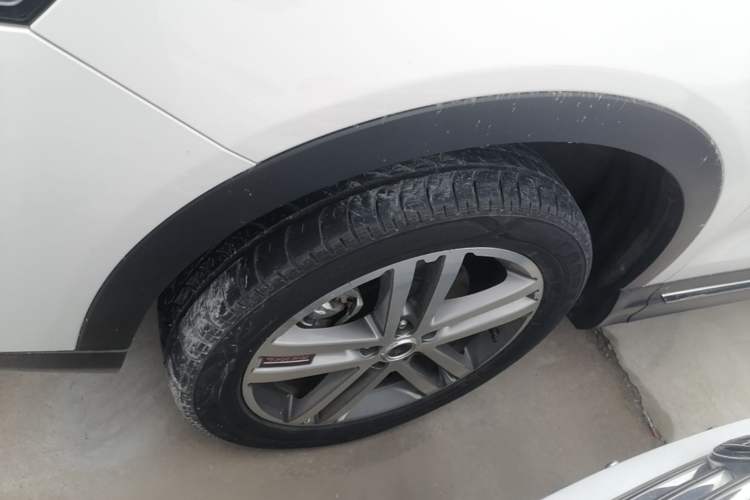 Used Haval H6 Coupe 2017 Red-Label 2.0T Automatic Two-Wheel Drive Elite Model Exterior 4
