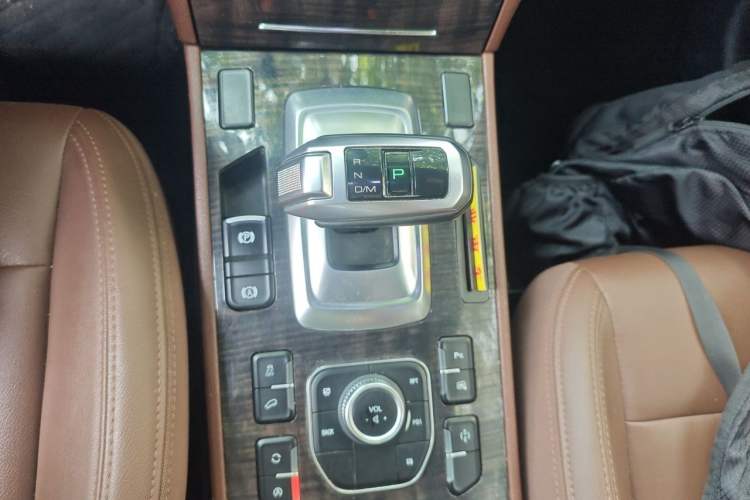 Used Haval H6 Coupe 2017 Red-Label 2.0T Automatic Two-Wheel Drive Elite Model Gear Lever