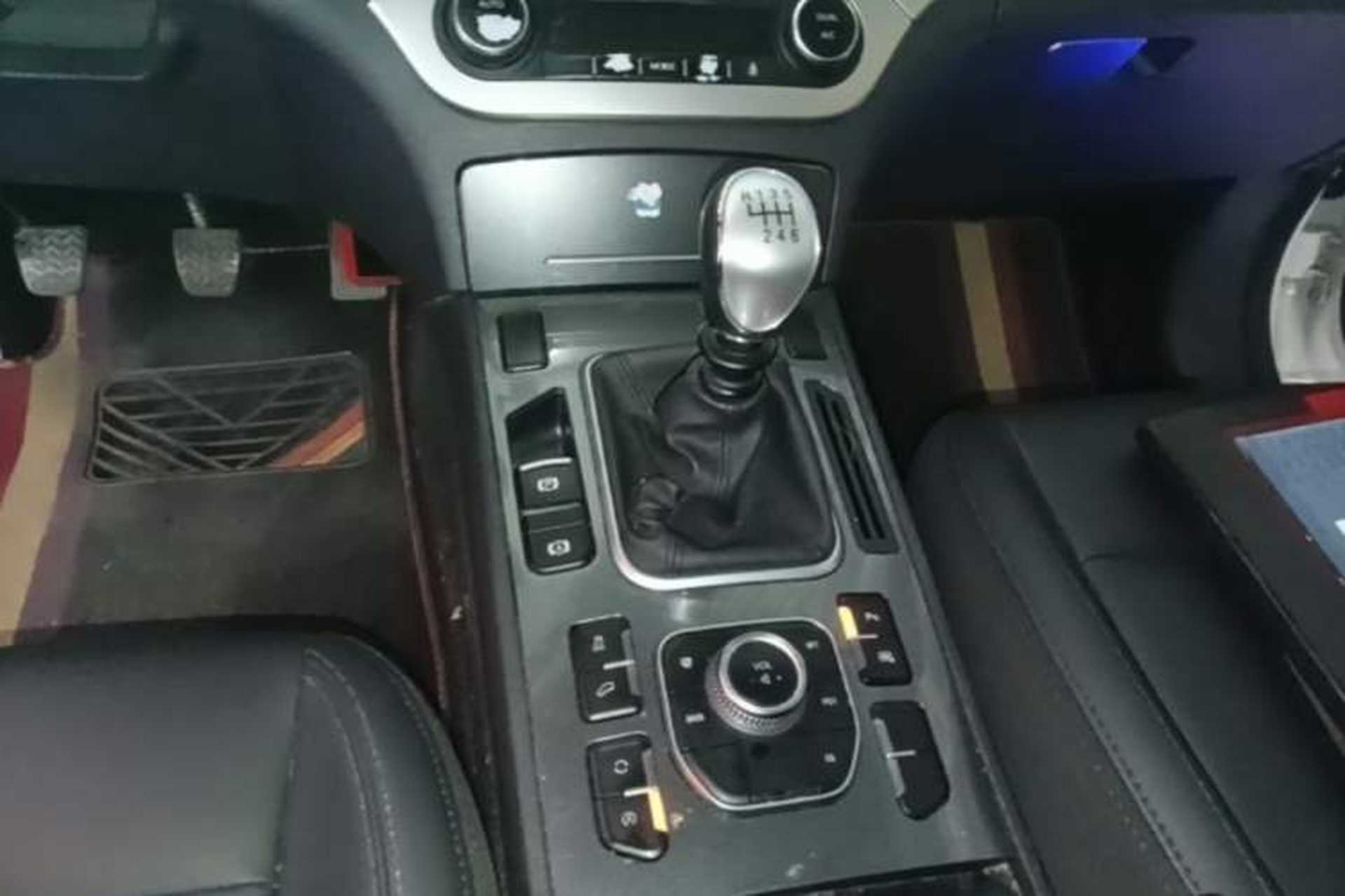 Used Haval H6 Coupe 2017 Red Label 2.0T Manual Two-Wheel Drive Elite Model Gear Lever