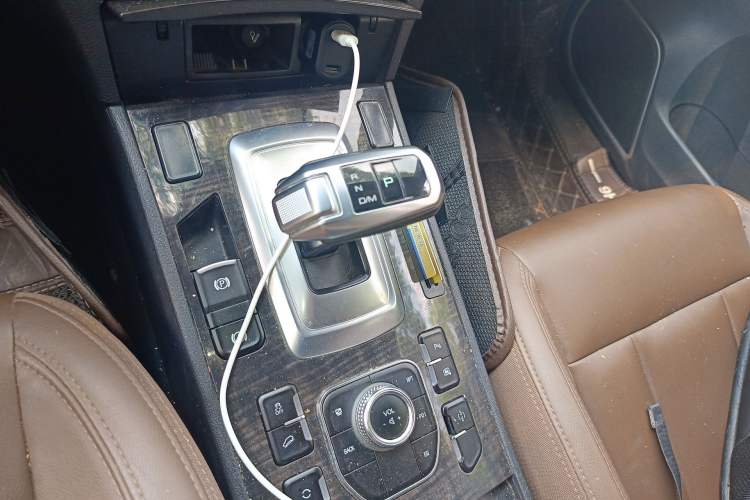 Used Haval H6 Coupe 2017 Blue Label 2.0T Automatic Two-Wheel Drive Elite Model Gear Lever