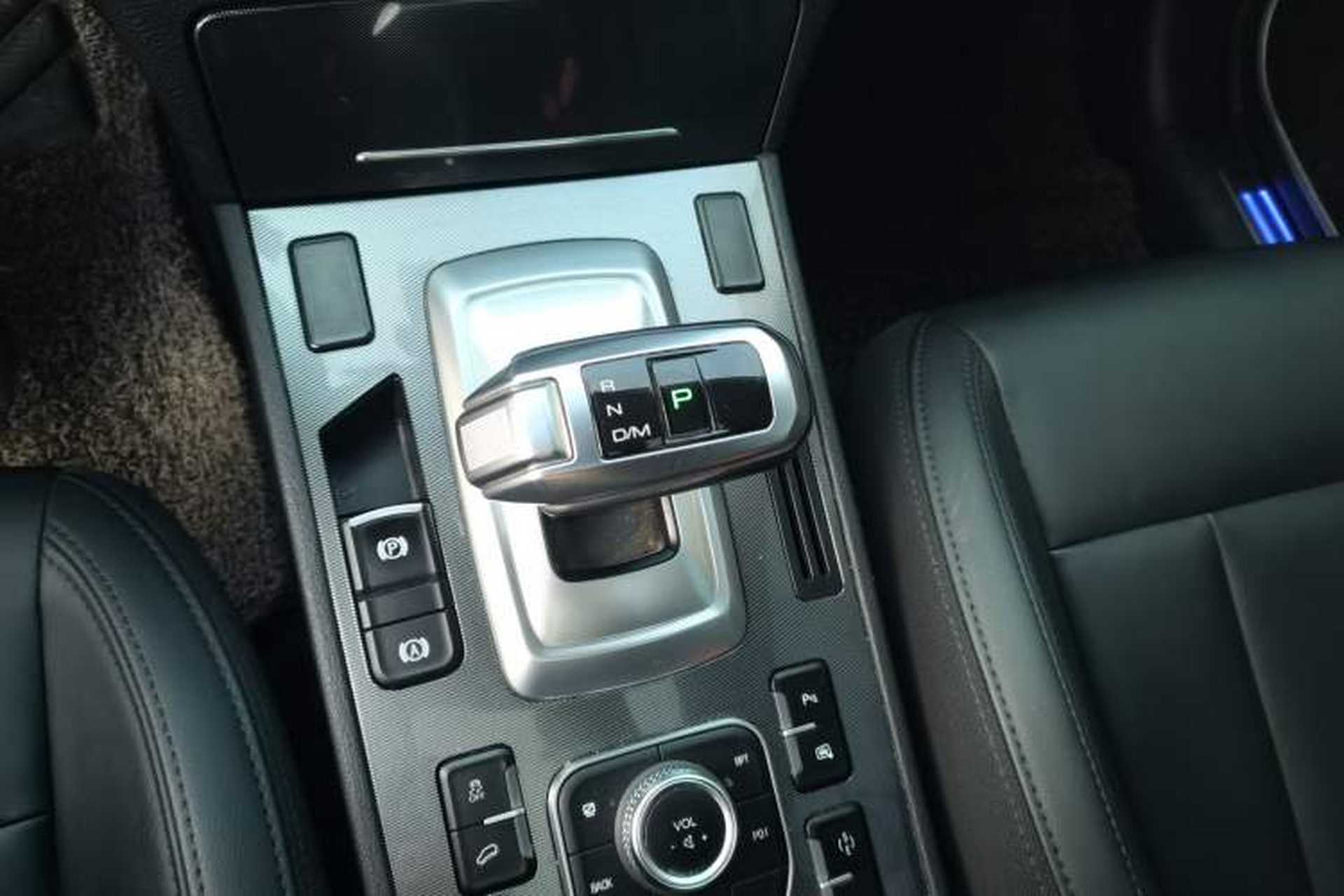 Used Haval H6 Coupe 2017 Red-Label 2.0T Automatic Two-Wheel Drive Elite Model Gear Lever