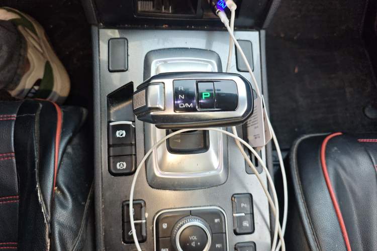 Used Haval H6 Coupe 2017 Red-Label 2.0T Automatic Two-Wheel Drive Elite Model Gear Lever