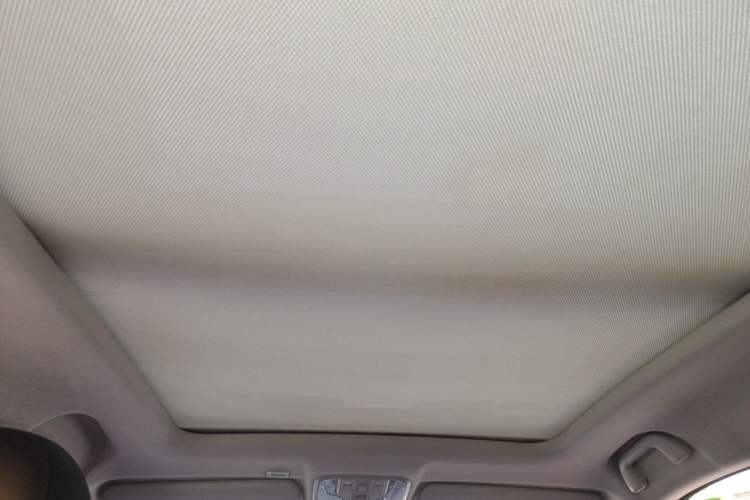 Used Haval H6 Coupe 2017 Red Label 2.0T Automatic Two-Wheel Drive Prestige Model Headliner
