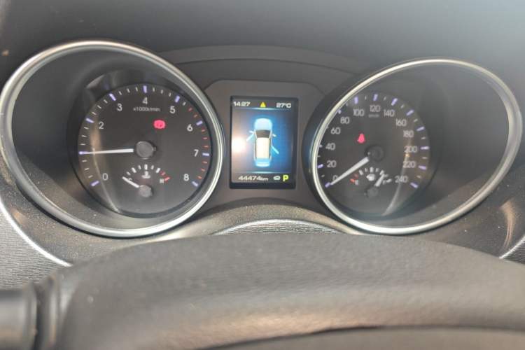 Used Haval H6 Coupe 2017 Red-Label 2.0T Automatic Two-Wheel Drive Urban Model Instrument Cluster