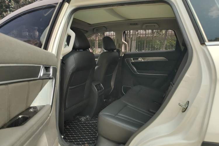 Used Haval H6 Coupe 2017 Red-Label 2.0T Automatic Two-Wheel Drive Elite Model Interior 1