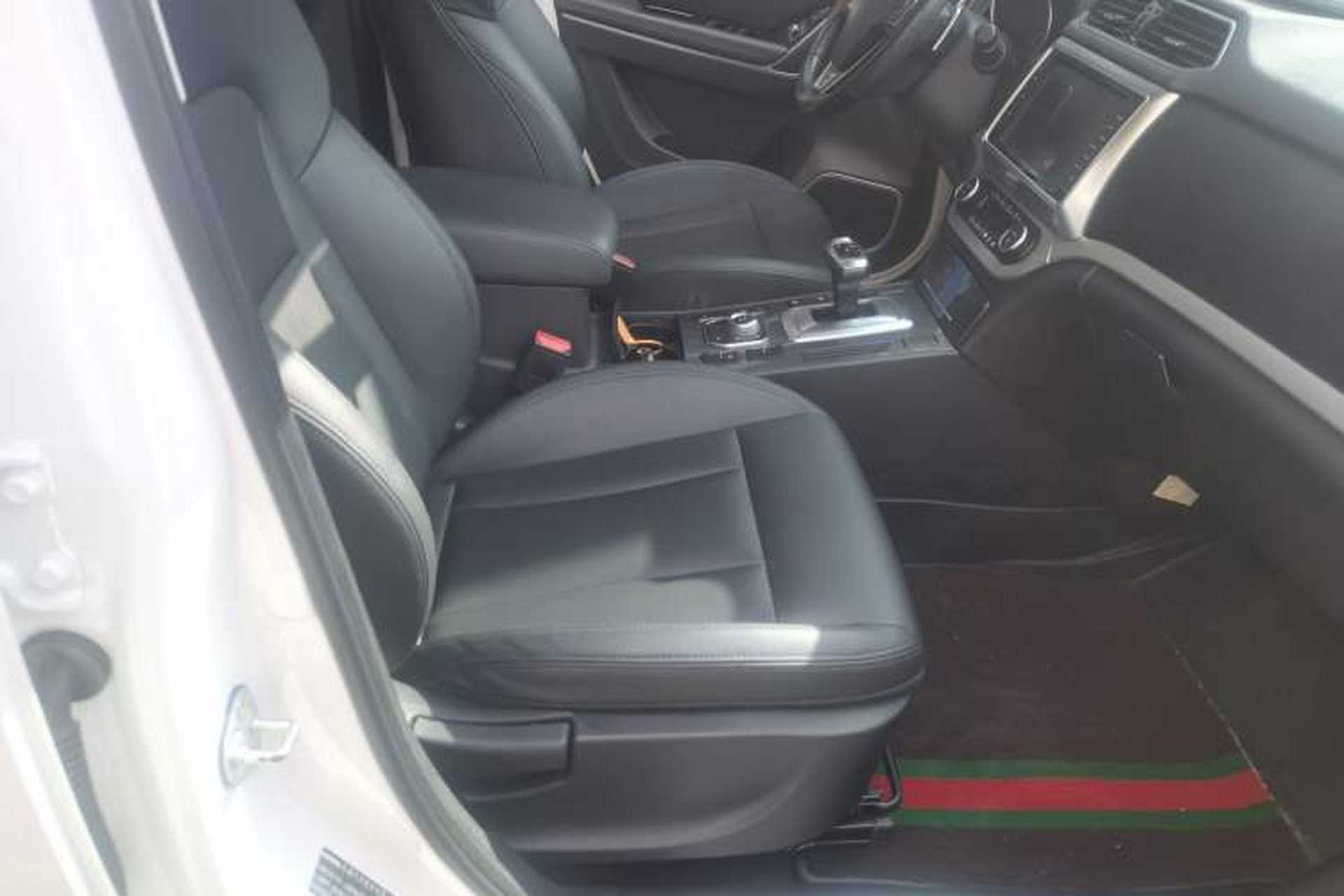 Used Haval H6 Coupe 2017 Red-Label 2.0T Automatic Two-Wheel Drive Urban Model Interior 4