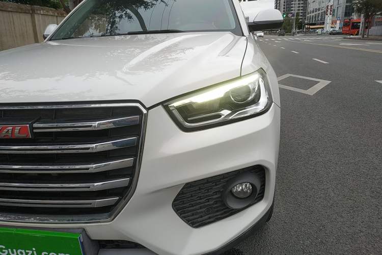 Used Haval H6 Coupe 2017 Red Label 2.0T Automatic Two-Wheel Drive Prestige Model Left Front Headlight