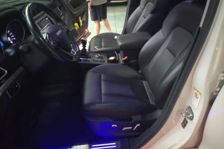 Used Haval H6 Coupe 2017 Red-Label Diesel 2.0T Manual Two-Wheel Drive Elite Model China V Standard Left Front Seat