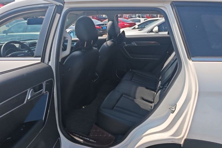 Used Haval H6 Coupe 2017 Red-Label 2.0T Automatic Two-Wheel Drive Elite Model Left Rear Seat