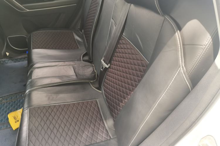 Used Haval H6 Coupe 2017 Red-Label 2.0T Automatic Two-Wheel Drive Elite Model Left Rear Seat