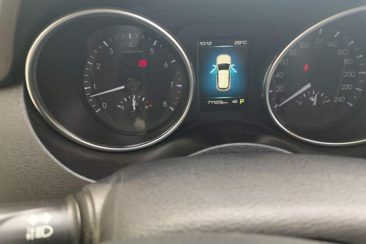 Used Haval H6 Coupe 2017 Red-Label 2.0T Automatic Two-Wheel Drive Elite Model Odometer Close Up