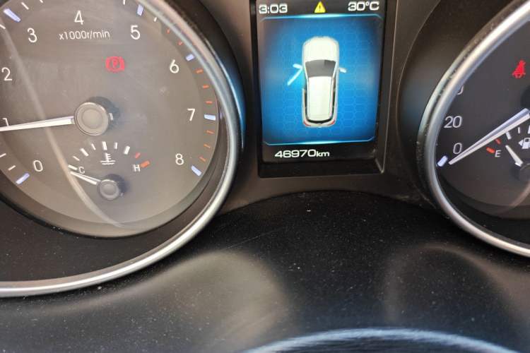 Used Haval H6 Coupe 2017 Red Label 2.0T Manual Two-Wheel-Drive Urban Model Odometer Close Up
