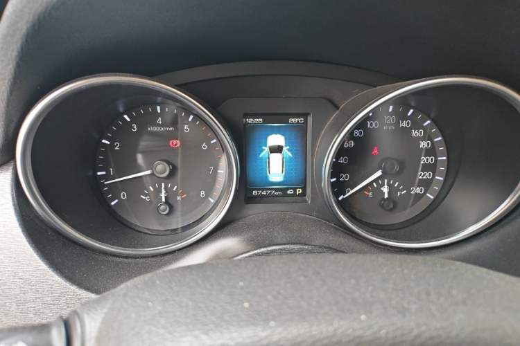 Used Haval H6 Coupe 2017 Red-Label 2.0T Automatic Two-Wheel Drive Elite Model Odometer Close Up