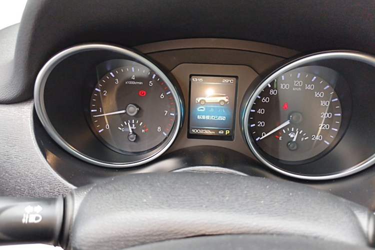 Used Haval H6 Coupe 2017 Red-Label 2.0T Automatic Two-Wheel Drive Elite Model Odometer Close Up