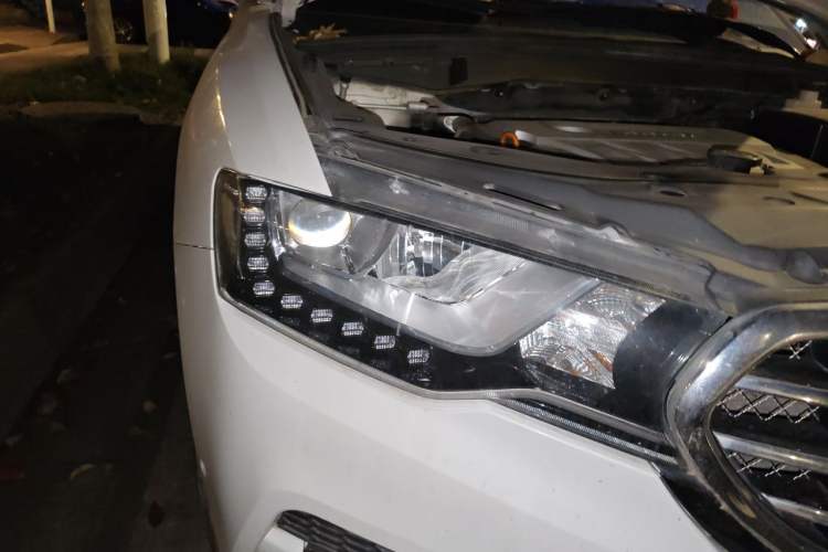 Used Haval H6 Coupe 2017 Blue Label 2.0T Automatic Two-Wheel Drive Elite Model Right Front Headlight