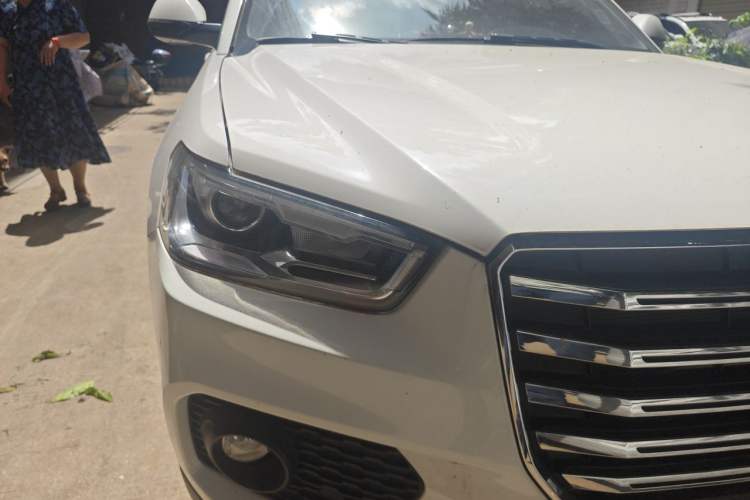 Used Haval H6 Coupe 2017 Red-Label 2.0T Automatic Two-Wheel Drive Urban Model Right Front Headlight