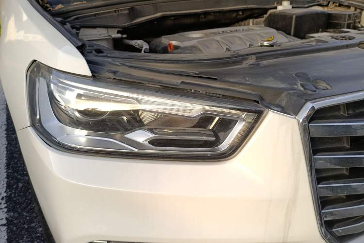 Used Haval H6 Coupe 2017 Red-Label 2.0T Automatic Two-Wheel Drive Urban Model Right Front Headlight