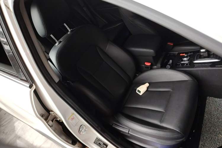 Used Haval H6 Coupe 2017 Blue Label 2.0T Automatic Two-Wheel Drive Elite Model Right Front Seat