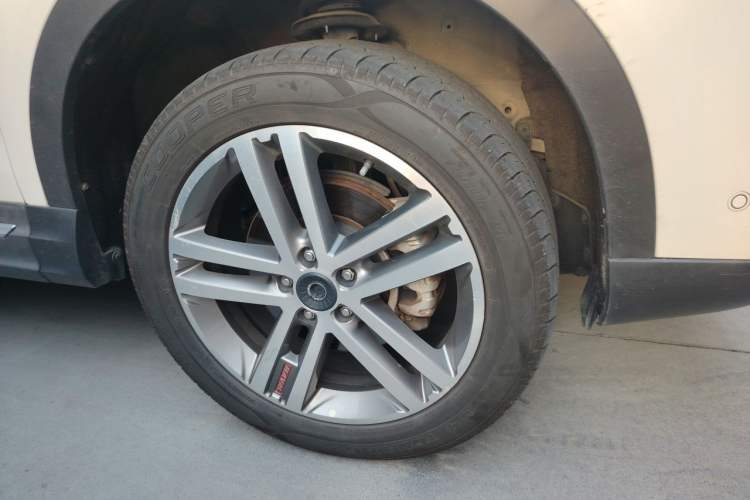 Used Haval H6 Coupe 2017 Red-Label 2.0T Automatic Two-Wheel Drive Elite Model Right Front Wheel Hub