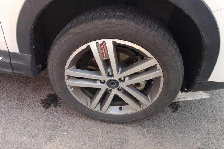 Used Haval H6 Coupe 2017 Red Label 2.0T Automatic Two-Wheel Drive Prestige Model Right Front Wheel Hub