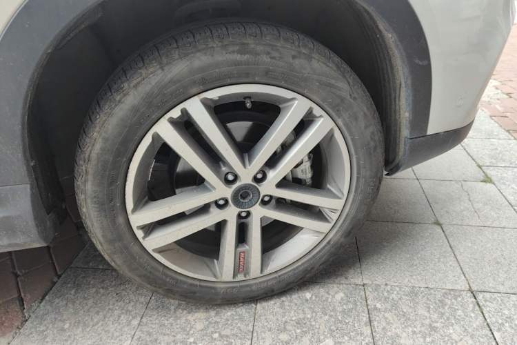Used Haval H6 Coupe 2017 Red-Label Diesel 2.0T Manual 4x4 Elite Model China V Standard Right Front Wheel Hub