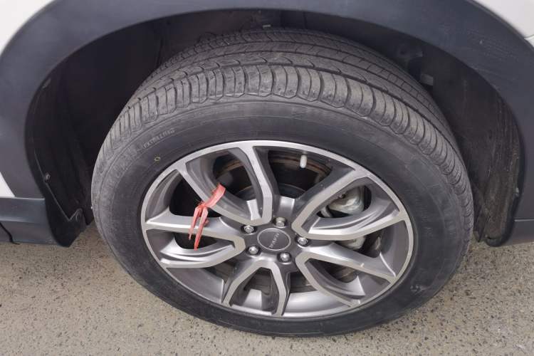 Used Haval H6 Coupe 2017 Red Label 2.0T Manual Two-Wheel-Drive Urban Model Right Front Wheel Hub