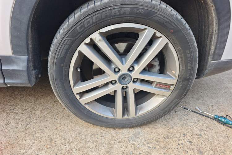 Used Haval H6 Coupe 2017 Red-Label 2.0T Automatic Two-Wheel Drive Elite Model Right Front Wheel Hub
