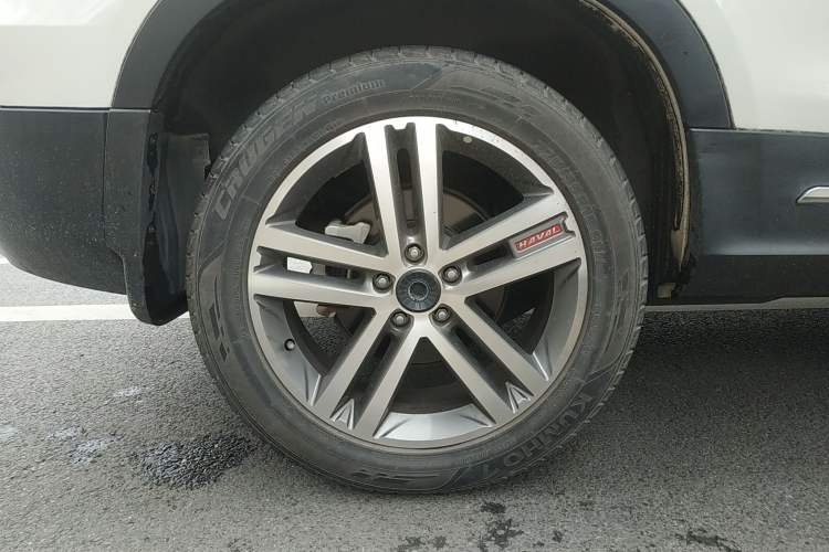 Used Haval H6 Coupe 2017 Red Label 2.0T Automatic Two-Wheel Drive Prestige Model Right Rear Wheel Hub