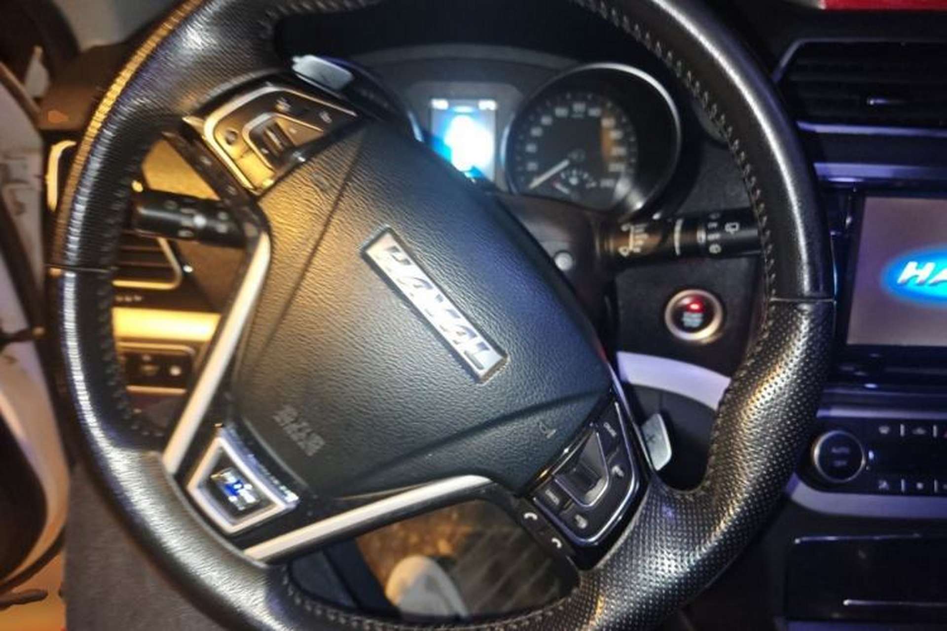 Used Haval H6 Coupe 2017 Blue Label 2.0T Automatic Two-Wheel Drive Elite Model Steering Wheel