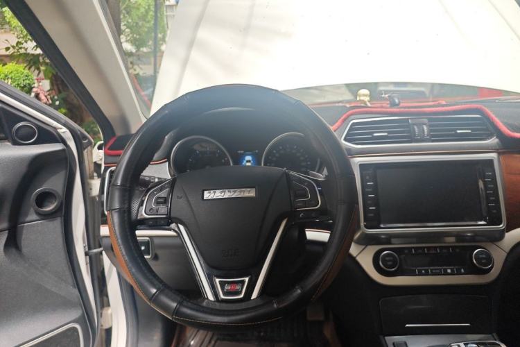 Used Haval H6 Coupe 2017 Red-Label 2.0T Automatic Two-Wheel Drive Urban Model Steering Wheel