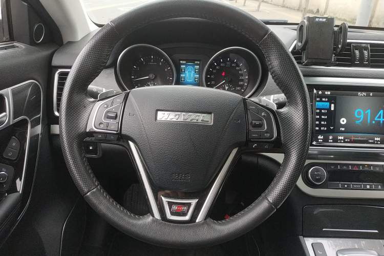 Used Haval H6 Coupe 2017 Red Label 2.0T Automatic Two-Wheel Drive Prestige Model Steering Wheel