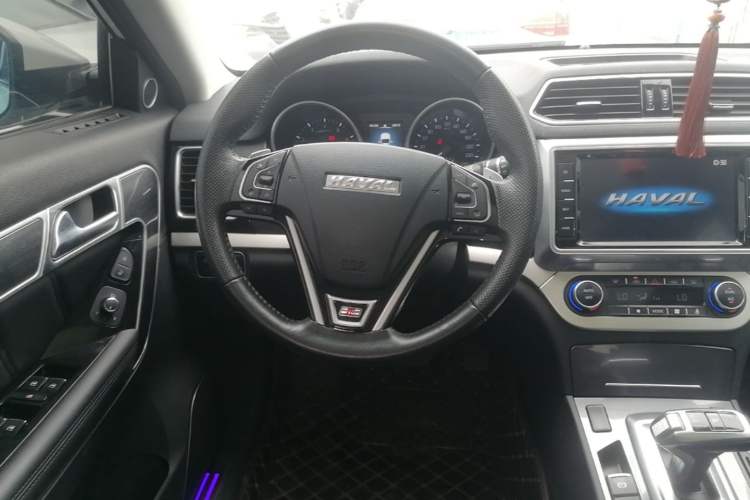 Used Haval H6 Coupe 2017 Red-Label 2.0T Automatic Two-Wheel Drive Elite Model Steering Wheel