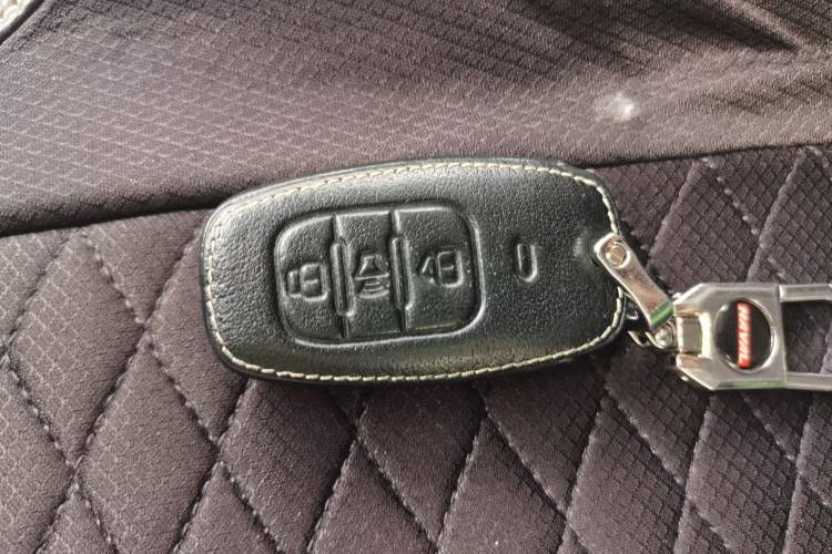 Used Haval H6 Coupe 2017 Red-Label 2.0T Automatic Two-Wheel Drive Elite Model Vehicle Key