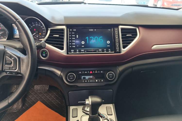 Used Haval H6 Coupe 2018 Red-Label 1.5T Automatic Two-Wheel Drive Ultra-Luxury Model Audio And AC Panel