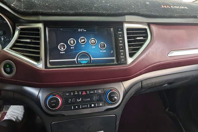 Used Haval H6 Coupe 2018 Red-Label 1.5T Automatic Two-Wheel Drive Luxury Model Audio And AC Panel