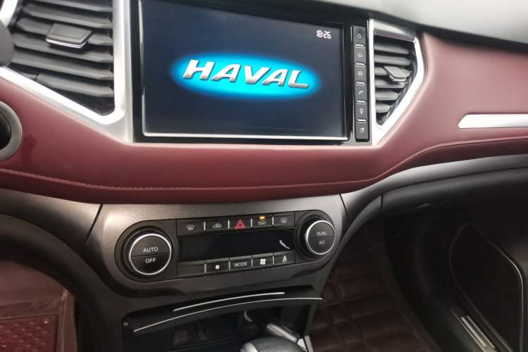 Used Haval H6 Coupe 2018 Red-Label 1.5T Automatic Two-Wheel Drive Ultra-Luxury Model Audio And AC Panel