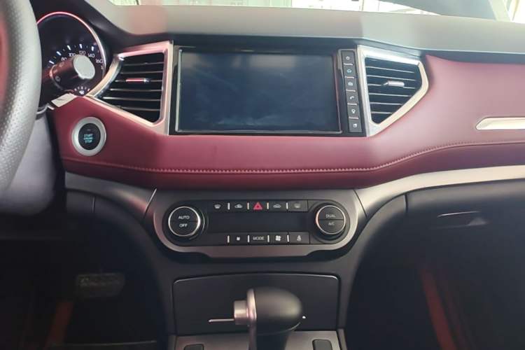Used Haval H6 Coupe 2018 Red-Label 1.5T Automatic Two-Wheel Drive Ultra-Luxury Model Audio And AC Panel