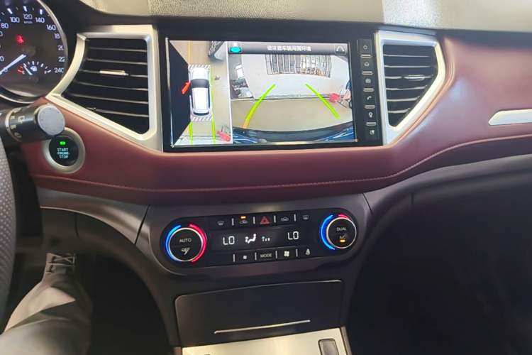 Used Haval H6 Coupe 2018 Red-Label 1.5T Automatic Two-Wheel Drive Ultra-Luxury Model Audio And AC Panel