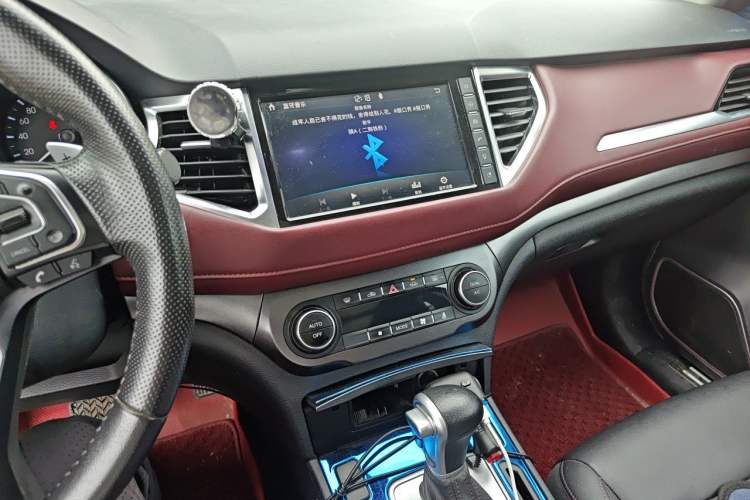 Used Haval H6 Coupe 2018 Red-Label 1.5T Automatic Two-Wheel Drive Ultra-Luxury Model Audio And AC Panel