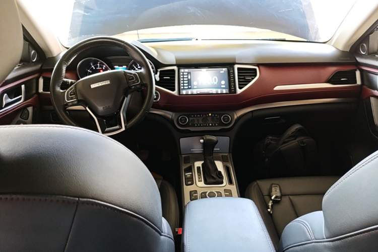 Used Haval H6 Coupe 2018 Red-Label 1.5T Automatic Two-Wheel Drive Luxury Model Center Console