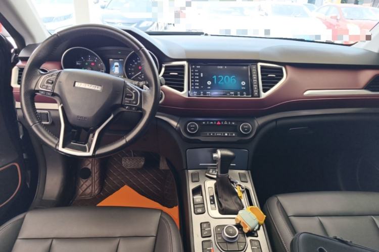 Used Haval H6 Coupe 2018 Red-Label 1.5T Automatic Two-Wheel Drive Ultra-Luxury Model Center Console