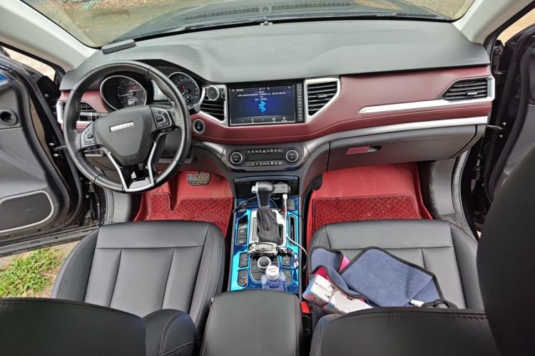 Used Haval H6 Coupe 2018 Red-Label 1.5T Automatic Two-Wheel Drive Ultra-Luxury Model Center Console