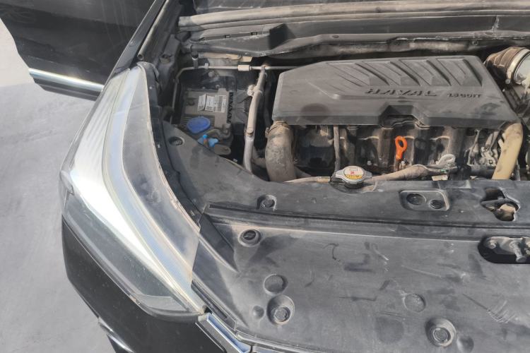 Used Haval H6 Coupe 2018 Red-Label 1.5T Automatic Two-Wheel Drive Ultra-Luxury Model Engine Bay Right