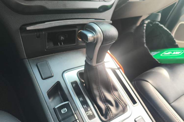 Used Haval H6 Coupe 2018 Red-Label 1.5T Automatic Two-Wheel Drive Ultra-Luxury Model Gear Lever