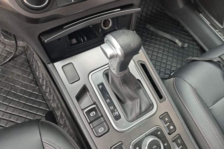 Used Haval H6 Coupe 2018 Red-Label 1.5T Automatic Two-Wheel Drive Ultra-Luxury Model Gear Lever