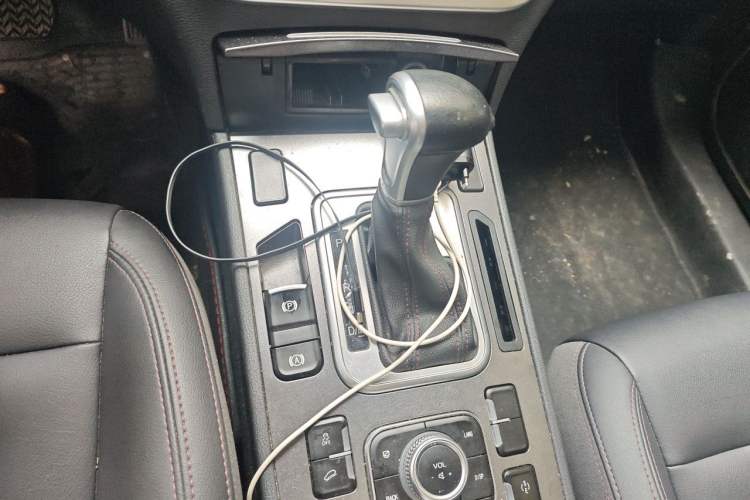 Used Haval H6 Coupe 2018 Blue Label 1.5T Automatic Two-Wheel Drive Luxury Model Gear Lever