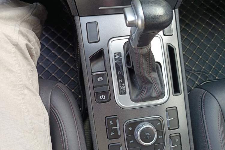 Used Haval H6 Coupe 2018 Blue Label 1.5T Automatic Two-Wheel Drive Luxury Model Gear Lever
